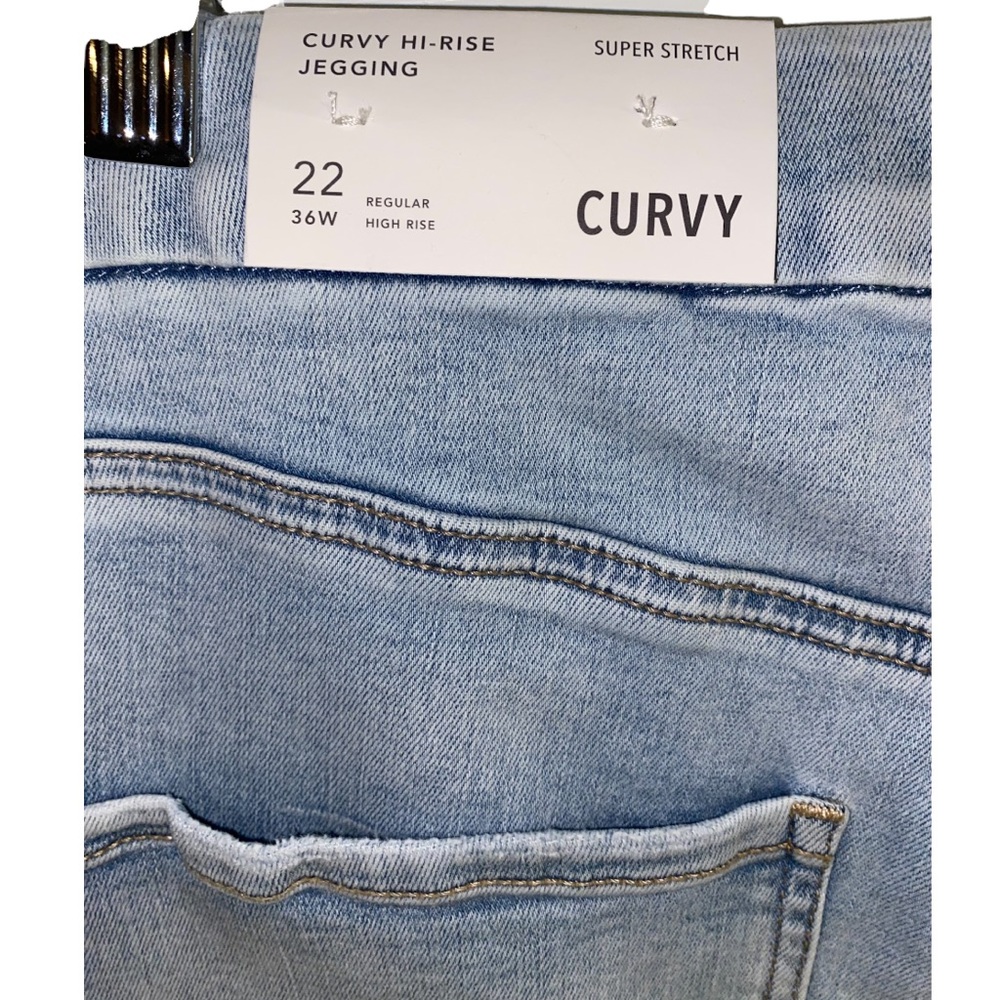 American Eagle NWT high rise stretch curvy jegging jeans, distressed, size 22 - Picture 5 of 9
